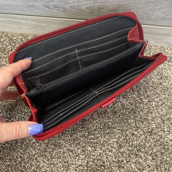 Tignanello Red Leather Zip Around Wallet Large 7.5" x 4.25" - Picture 7 of 12
